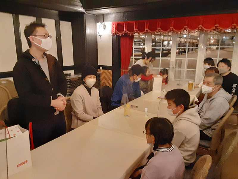 夕食会場