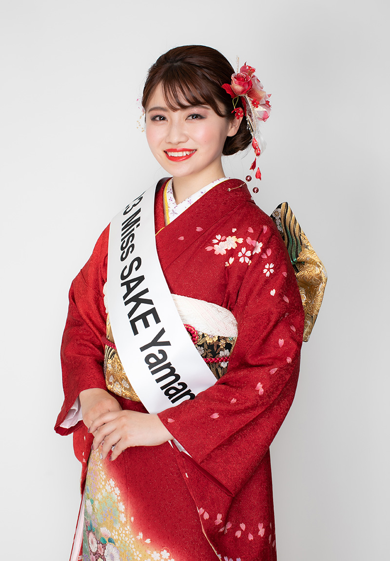 2023 Miss SAKE 山梨 宍戸美憂さん(司会進行)