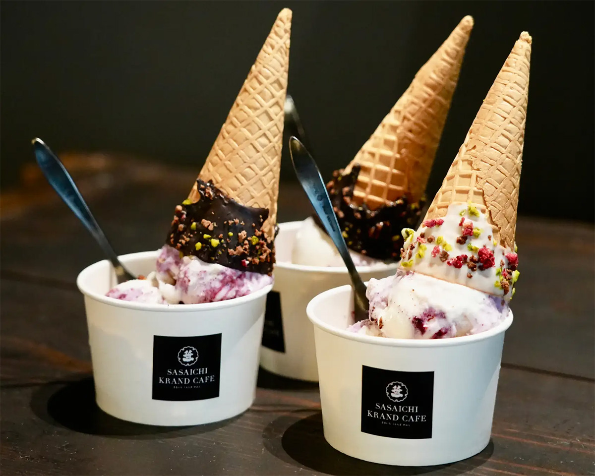 「笹一酒粕チーズケーキサンデー スペシャル」