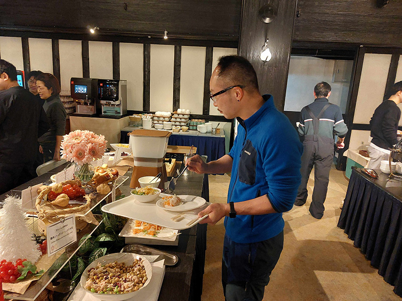 何食べようかな～