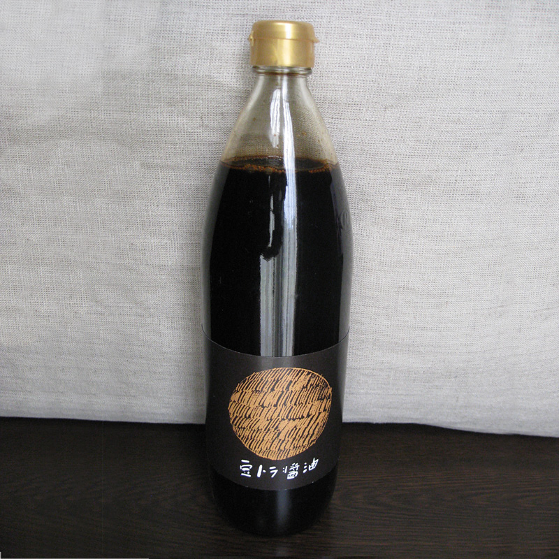「豆トラ醤油」